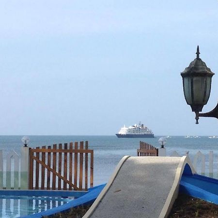 דונסול Agm Beachfront Resort מראה חיצוני תמונה